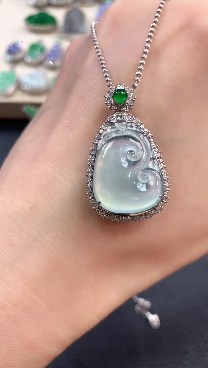 【闪购商品】翡翠吊坠(不含链)18K金镶嵌n51   