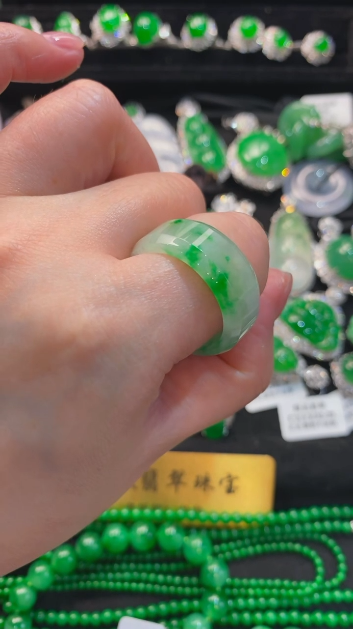 【闪购商品】翡翠颈饰未镶嵌指环
