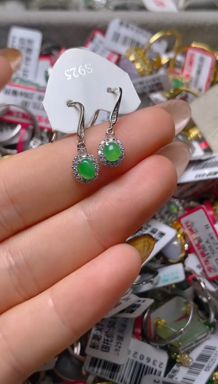 银S925镶嵌戒指翡翠百内无证书