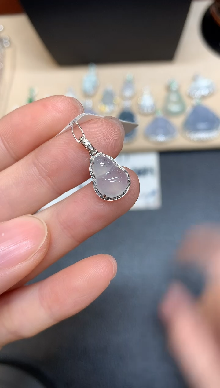 【闪购商品】翡翠颈饰18K金镶嵌葫芦【无服务费多样性发其一