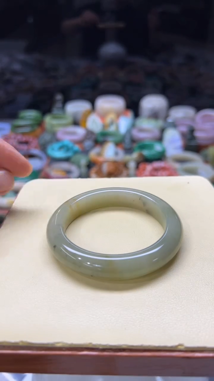 【闪购商品】石英质玉手镯未镶嵌026