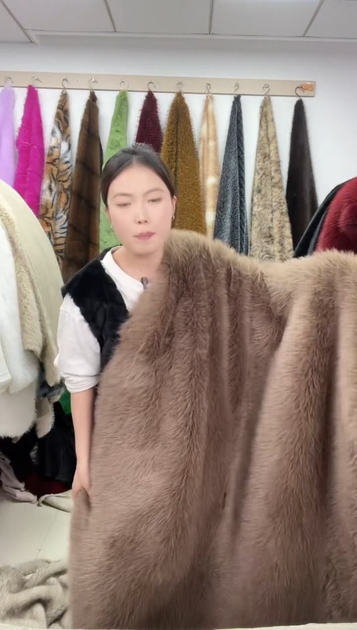 狐狸毛A24尺寸1.9*1