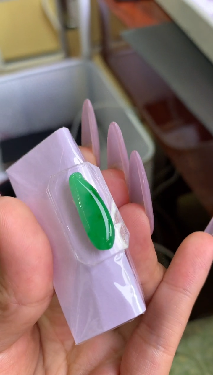 定制翡翠未镶嵌翡翠