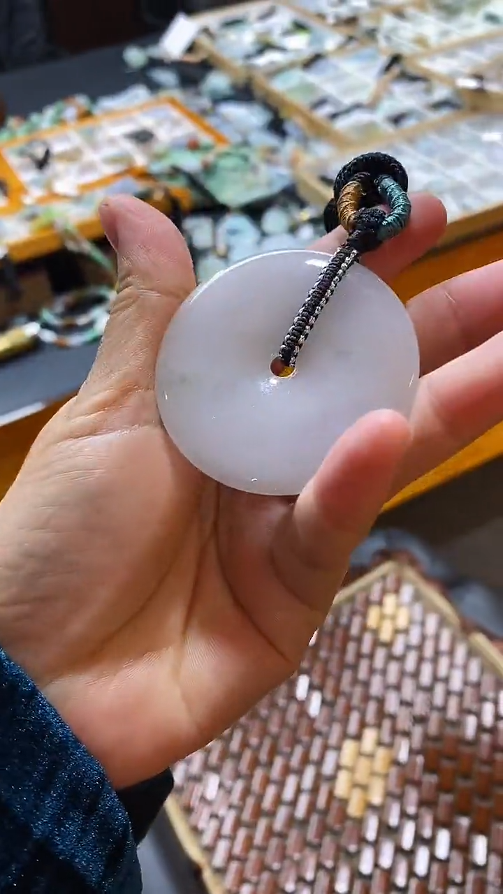 【闪购商品】翡翠颈饰未镶嵌挂件