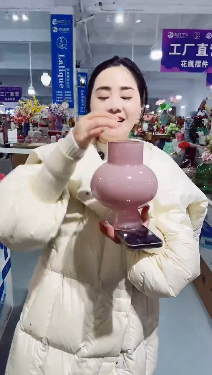 【闪购商品】玻璃安琪花瓶微瑕-GR4S