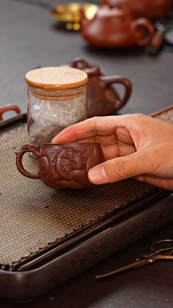 茶壶紫砂紫朱泥鱼化龙杯子＋矿石