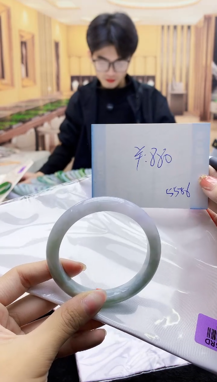 【闪购商品】翡翠手镯未镶嵌    H96-300