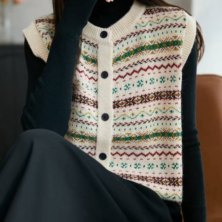  (主播推荐）七针浣熊绒提花马甲