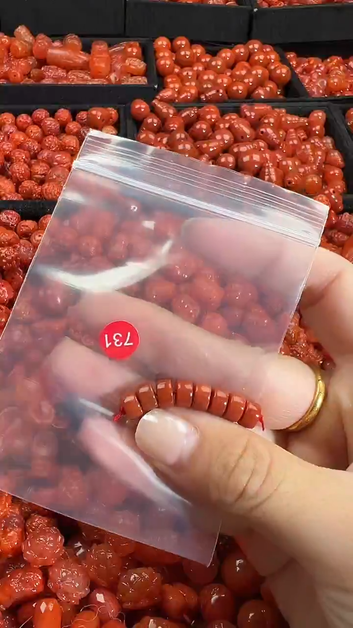 颈饰未镶嵌南红玛瑙1