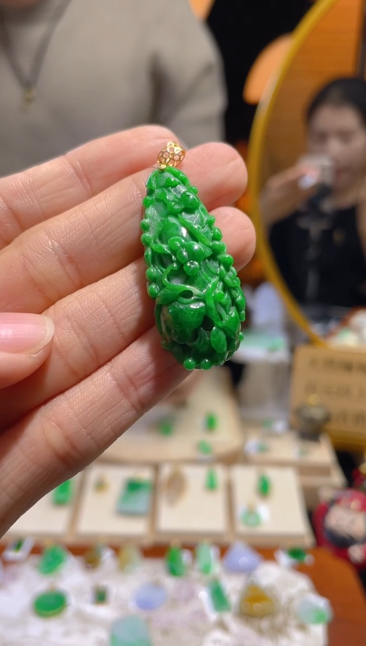 【闪购商品】翡翠颈饰18K金镶嵌假一赔三