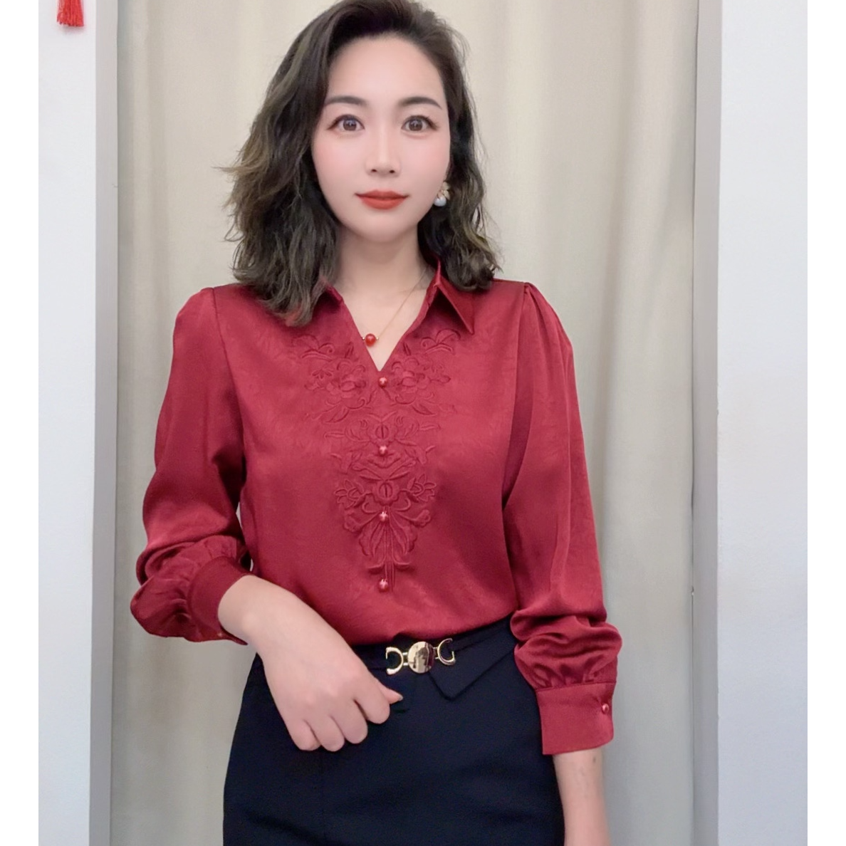 秋季长袖重工刺绣设计感套头显瘦气质洋气质百搭小衫衬衣衬衫