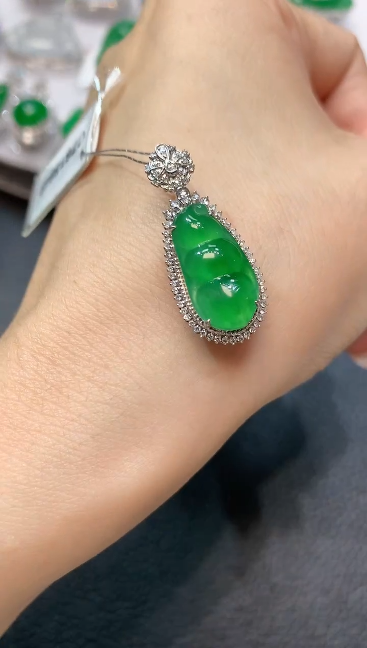 【闪购商品】翡翠吊坠(不含链)18K金镶嵌D13