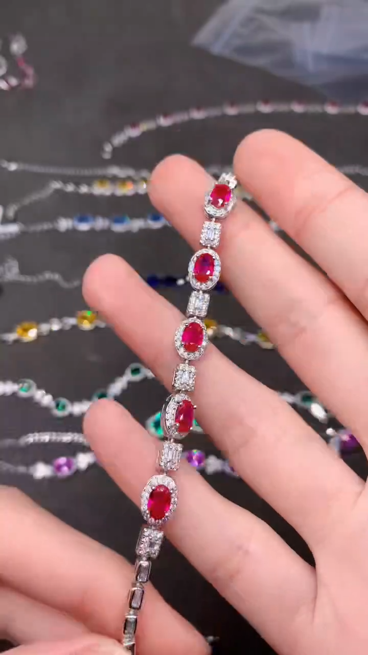 【闪购商品】红宝石手链银S925镶嵌......