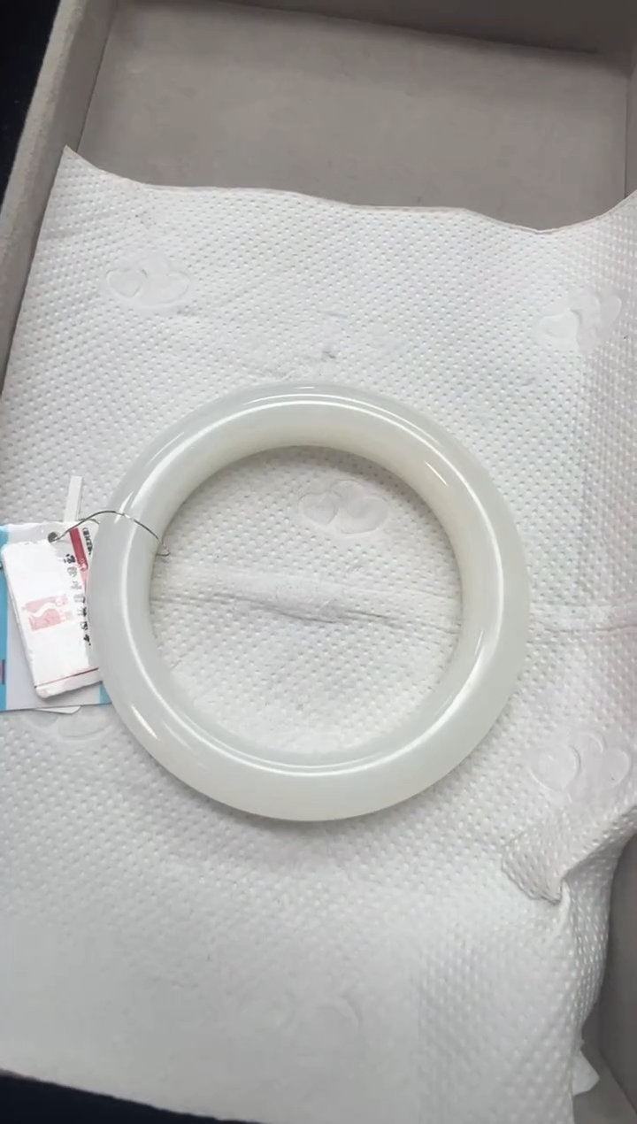 未镶嵌手镯和田玉天泰白玉55+手镯