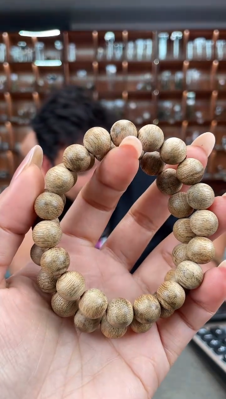 【闪购商品】沉香手串76号海南鸡母虫多样性发一条