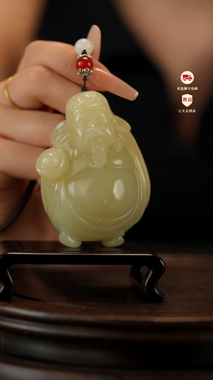 云南石竹叶青雕刻：富运亨通手把件挂件