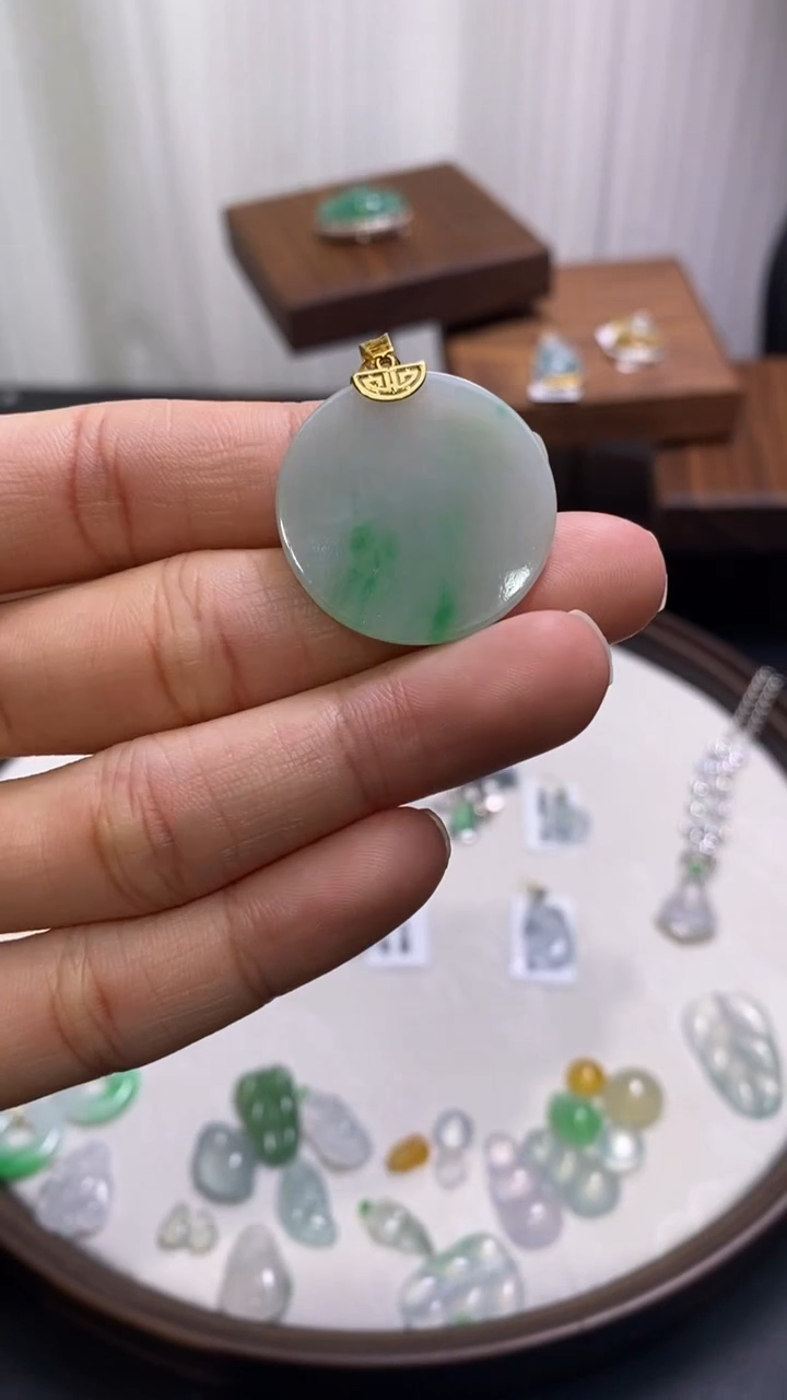 【闪购商品】翡翠颈饰18K金镶嵌无事牌
