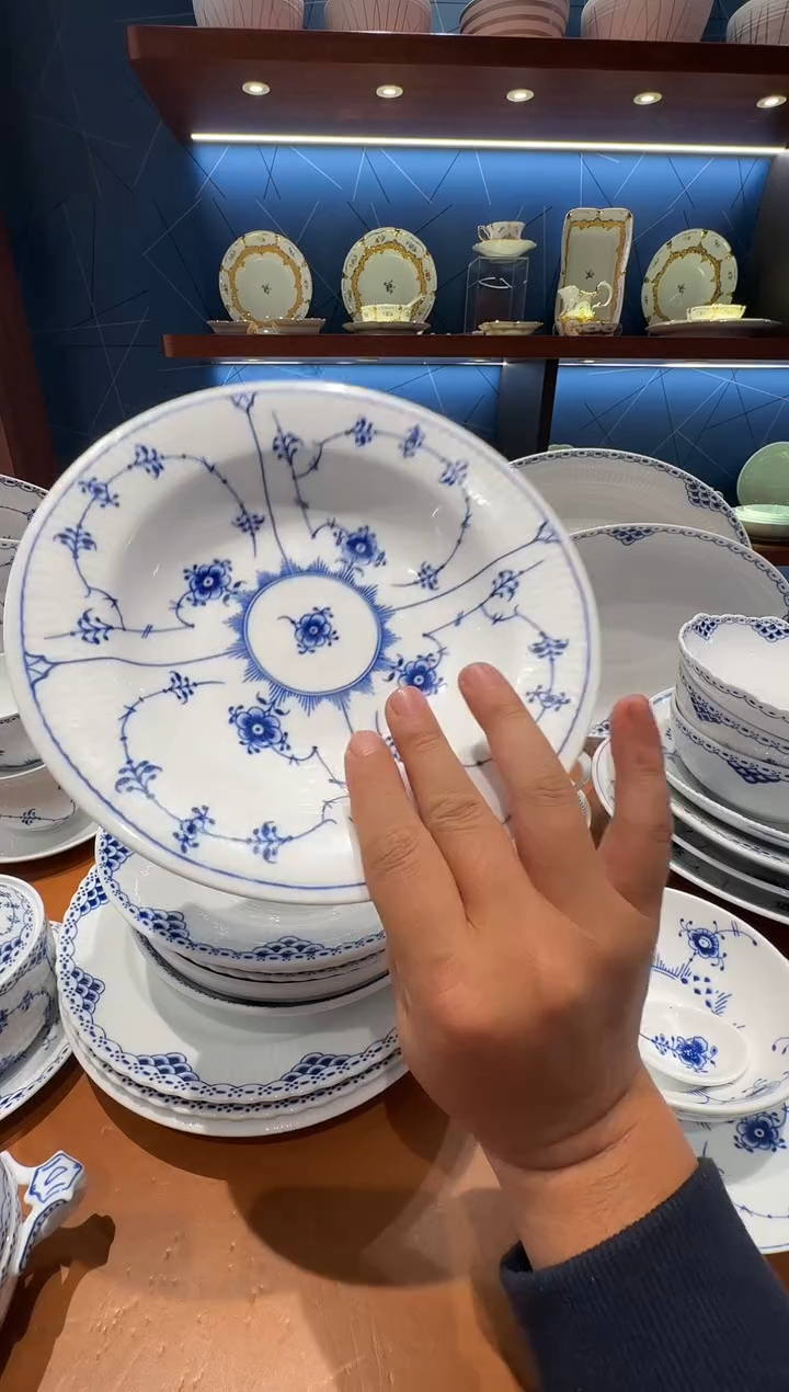 瓷五花马唐草餐具套组