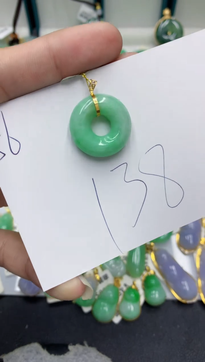 【闪购商品】翡翠颈饰18K金镶嵌翡翠