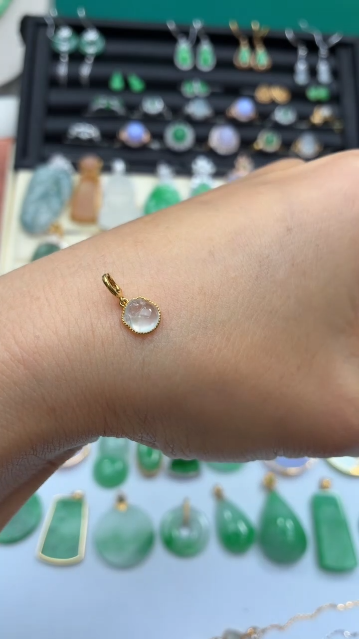 颈饰18K金镶嵌翡翠天然翡翠A货