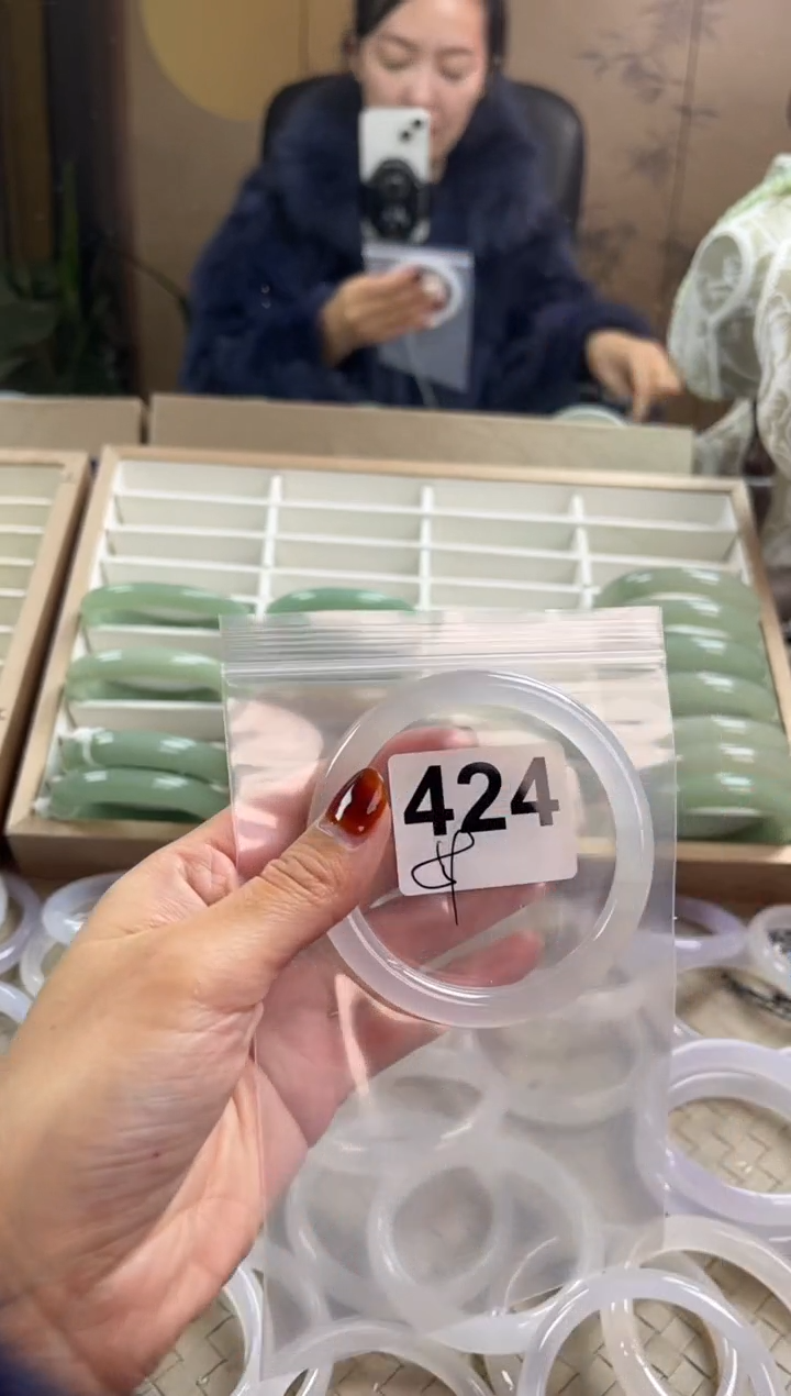 手镯玛瑙/玉髓未镶嵌424