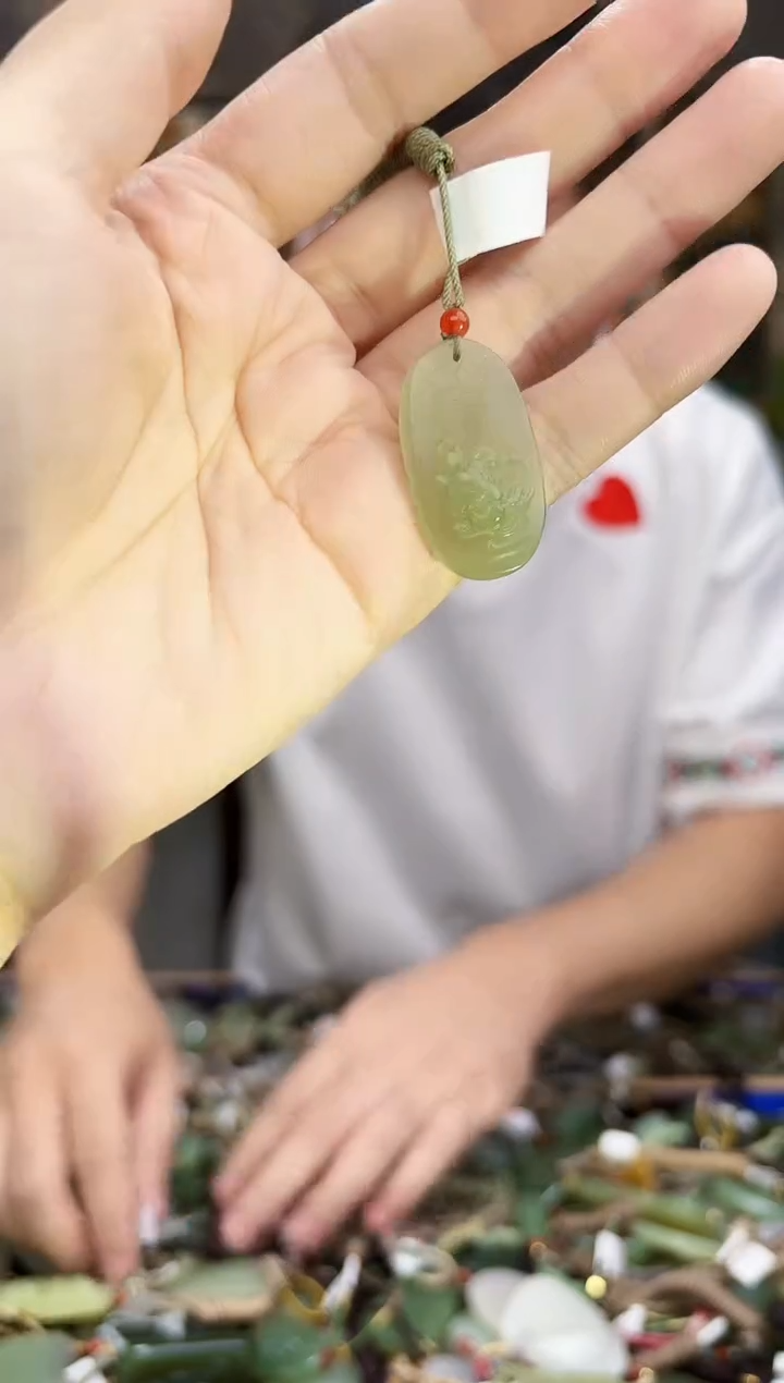 未镶嵌和田玉挂件拍一发一