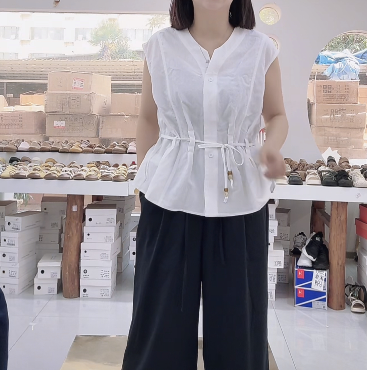 小飞袖V领抽褶薄款无袖衬衫95108