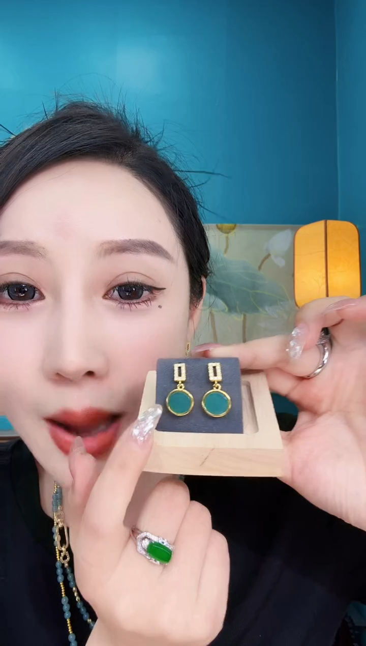 翡翠未镶嵌耳饰耳饰