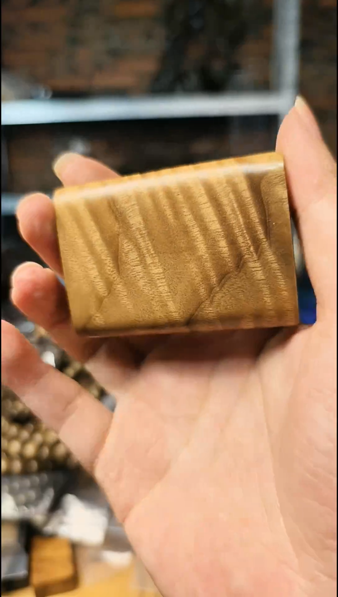 【闪购商品】金丝楠无事牌手把件