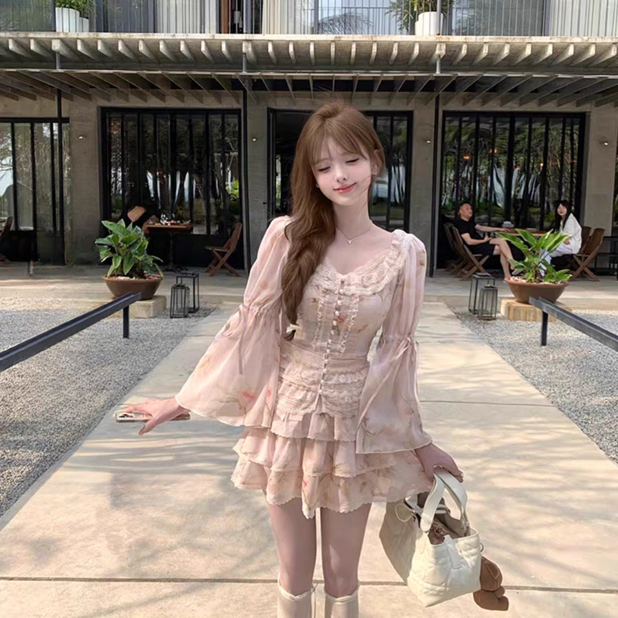 【呆呆】大码春季法式碎花蕾丝收腰重工衬衫短裙气质套装