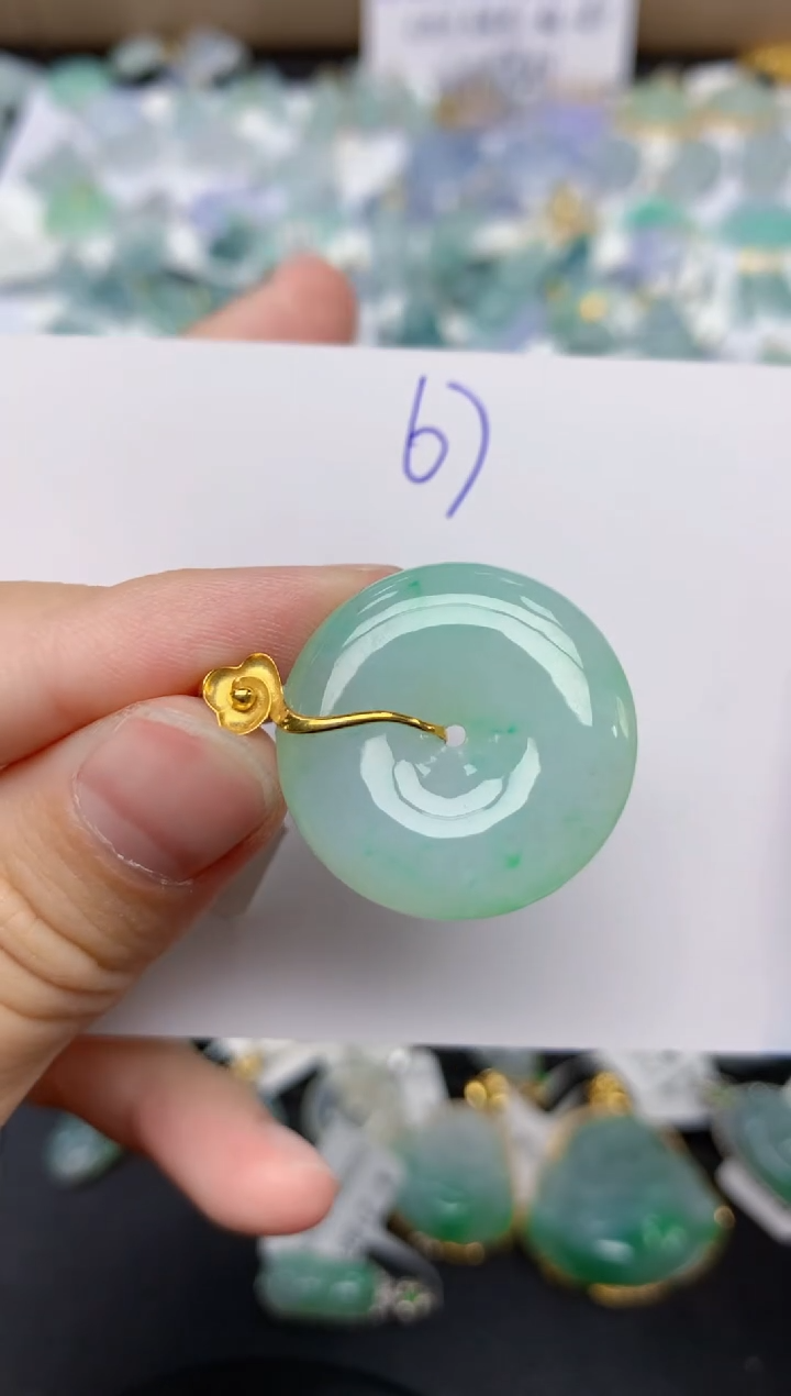 翡翠18K金镶嵌颈饰天然缅甸A货翡翠