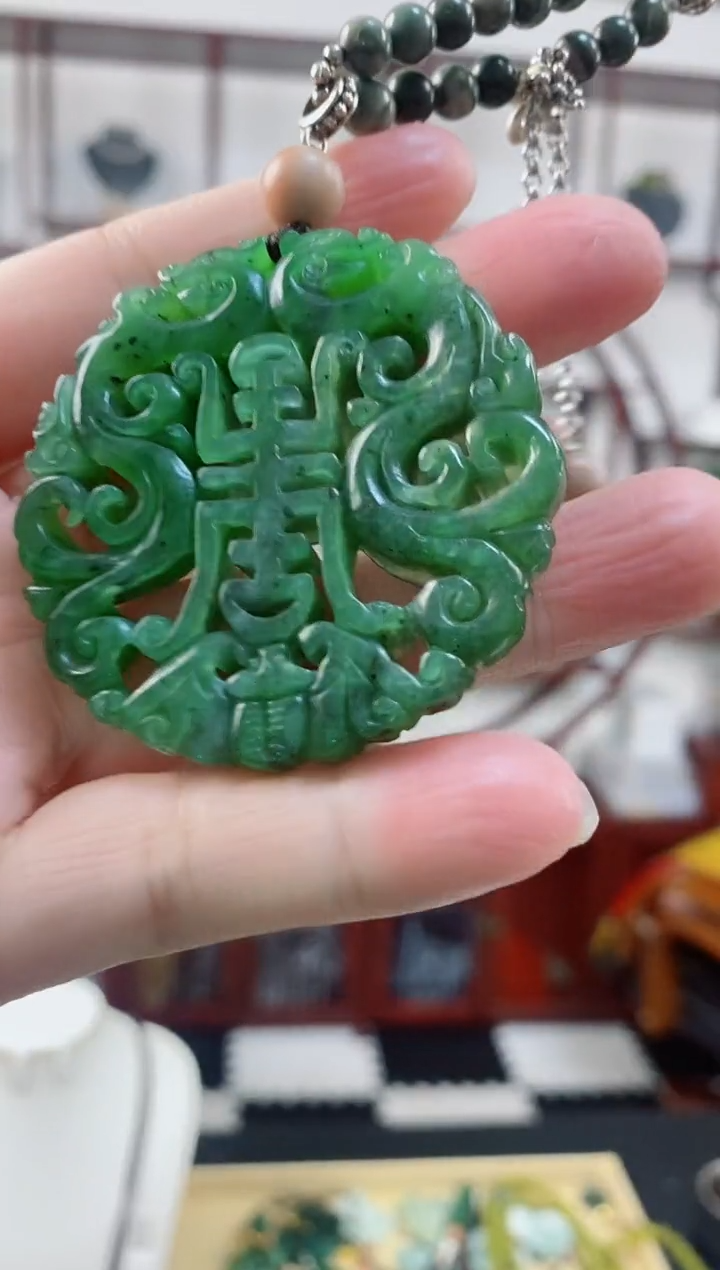 颈饰未镶嵌和田玉1