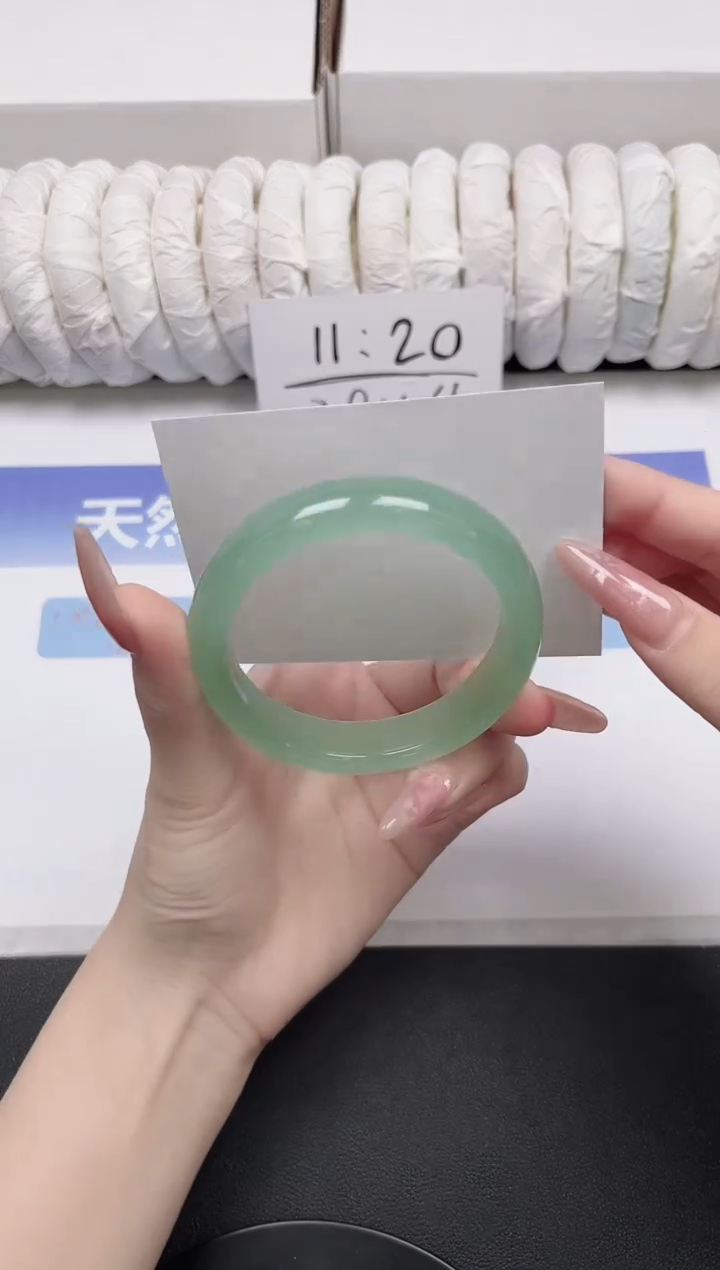 未镶嵌手镯石英质玉21-56.4