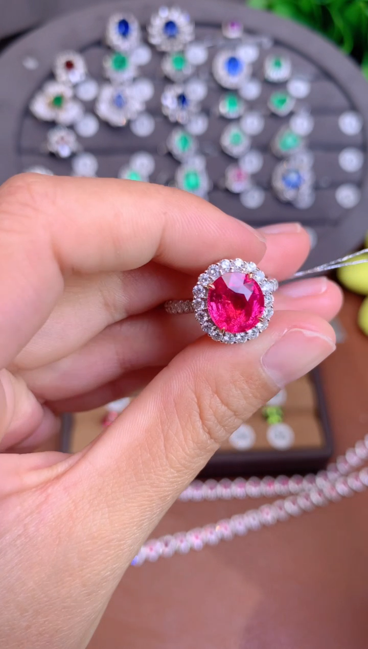 【闪购商品】尖晶石戒指18K金镶嵌3.09CT 马亨盖