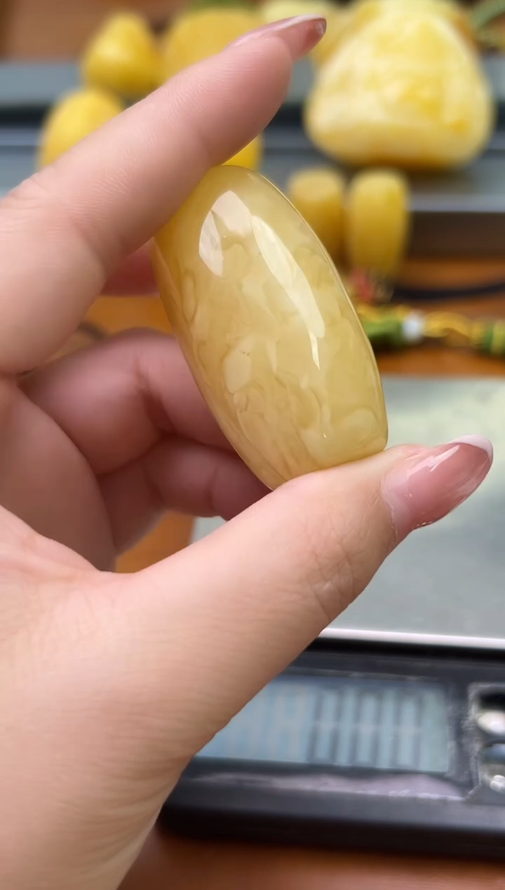 未镶嵌琥珀裸石琥珀蜜蜡吊坠