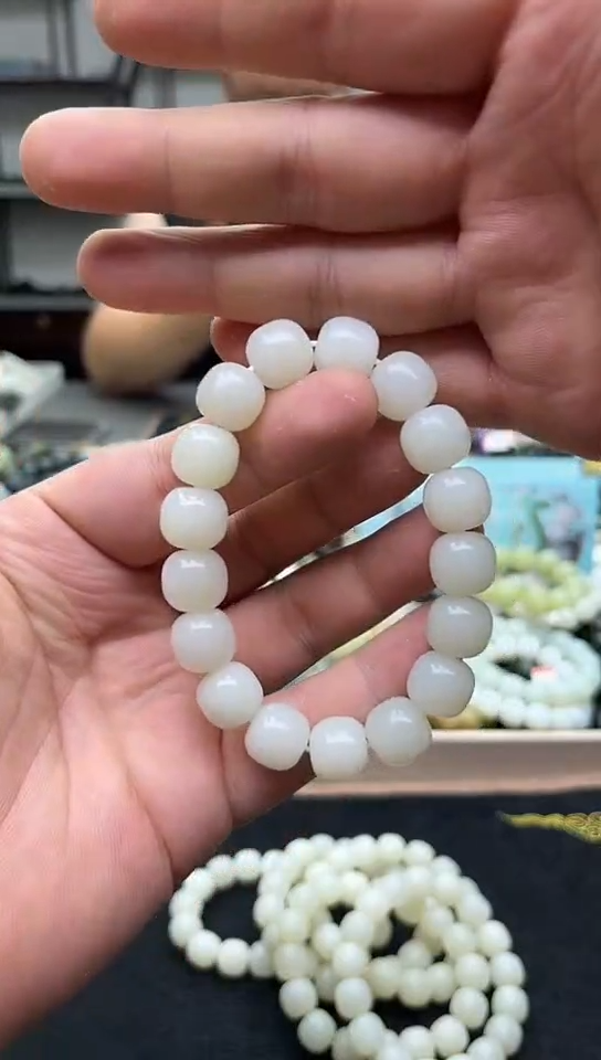 手串未镶嵌和田玉纯天然新疆且末金山暖白13货头