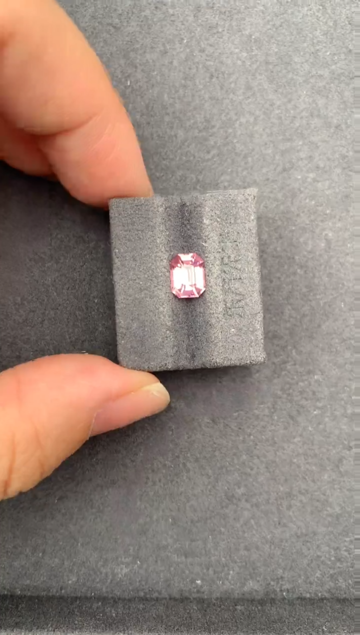 裸石尖晶石1.3ct粉尖晶 GE 定制