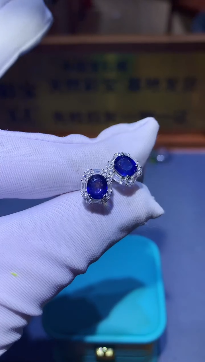 【闪购商品】蓝宝石耳饰银S925镶嵌........