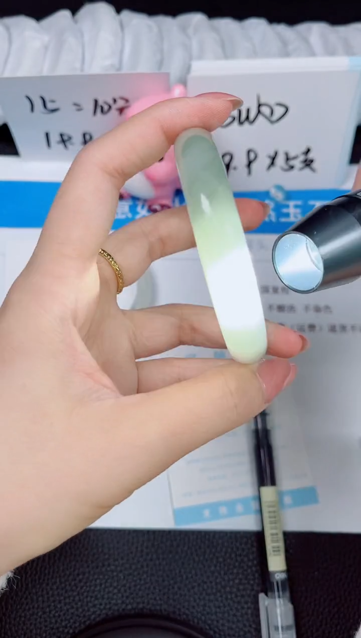 【闪购商品】石英质玉手镯未镶嵌339-57