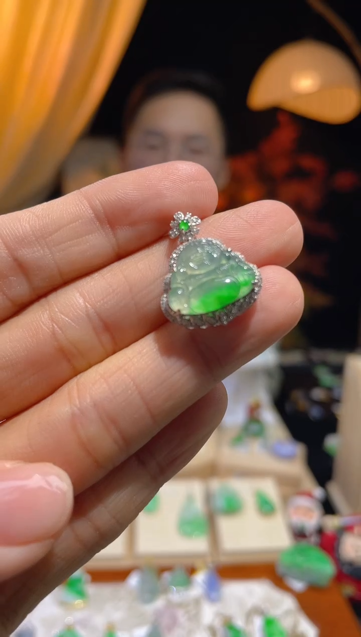 【闪购商品】翡翠颈饰18K金镶嵌假一赔三