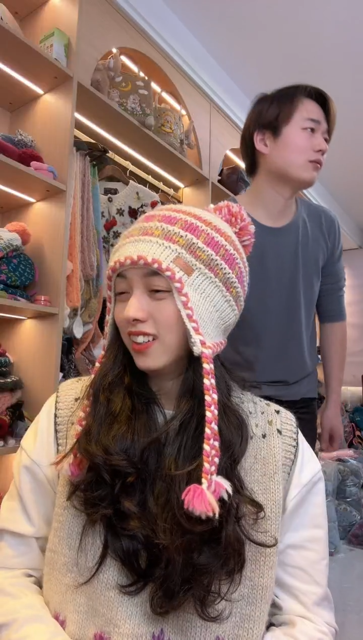 羊毛美丽如白粉色护耳帽