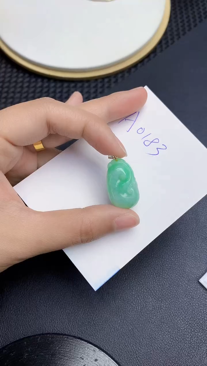 【闪购商品】翡翠颈饰18K金镶嵌000000000