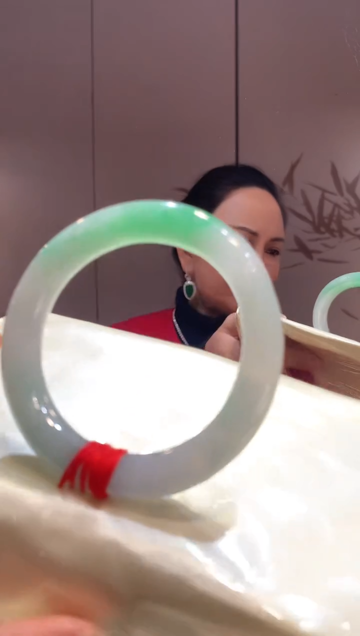 【闪购商品】翡翠手镯未镶嵌手镯