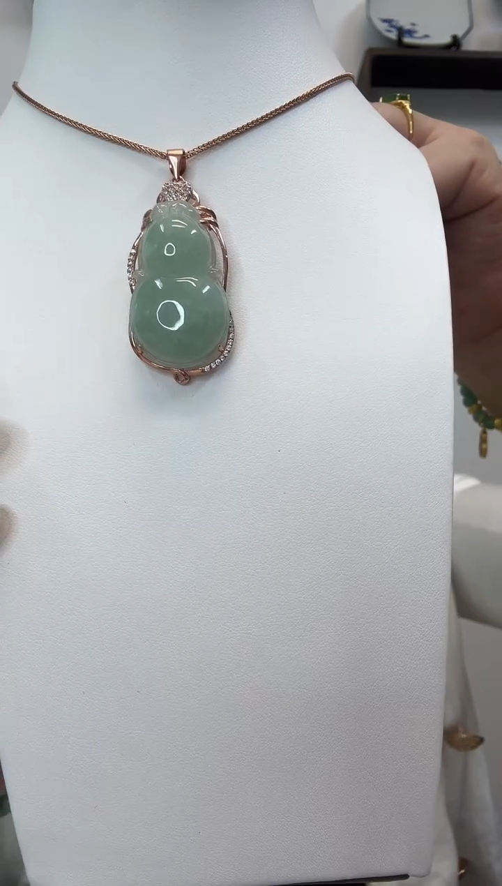 吊坠(赠链)银S925镶嵌翡翠葫芦玫瑰边
