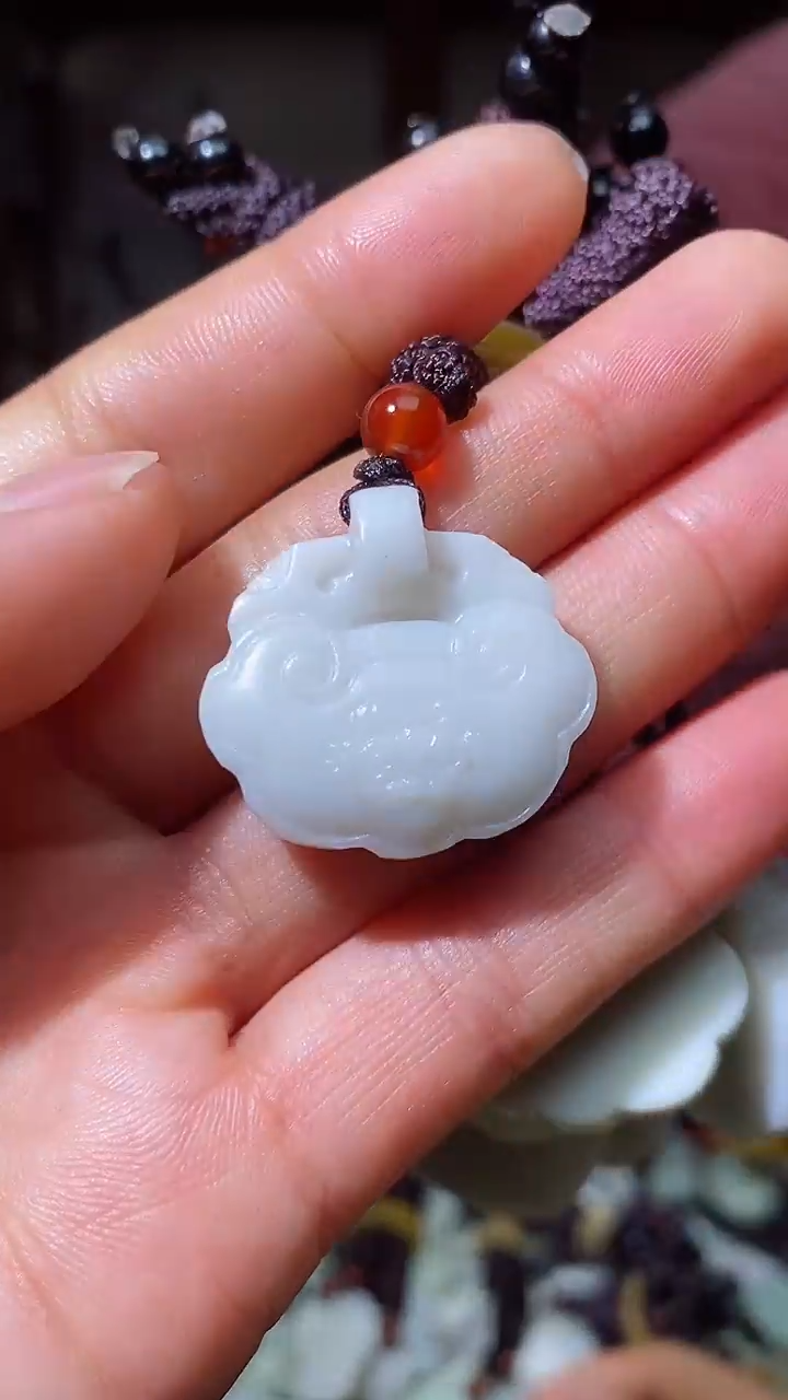 【闪购商品】和田玉挂件未镶嵌1