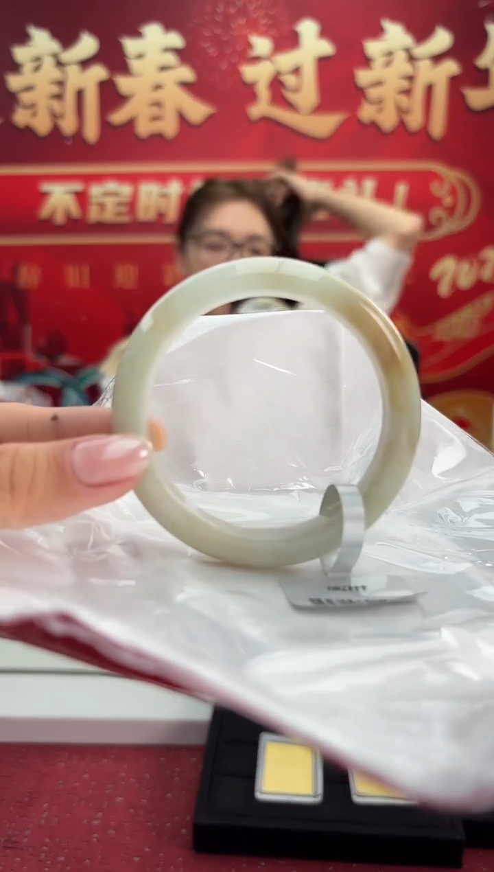 【闪购商品】翡翠手镯未镶嵌8手镯