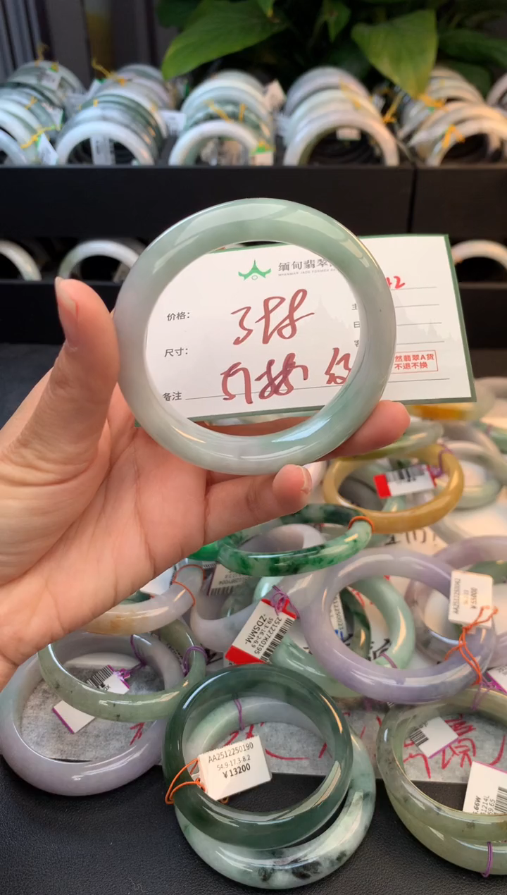 未镶嵌定制翡翠逃*毛货需精细抛光+多人