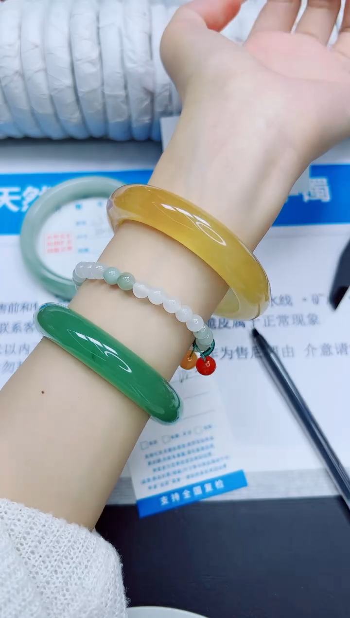 石英质玉手镯未镶嵌131/62.2