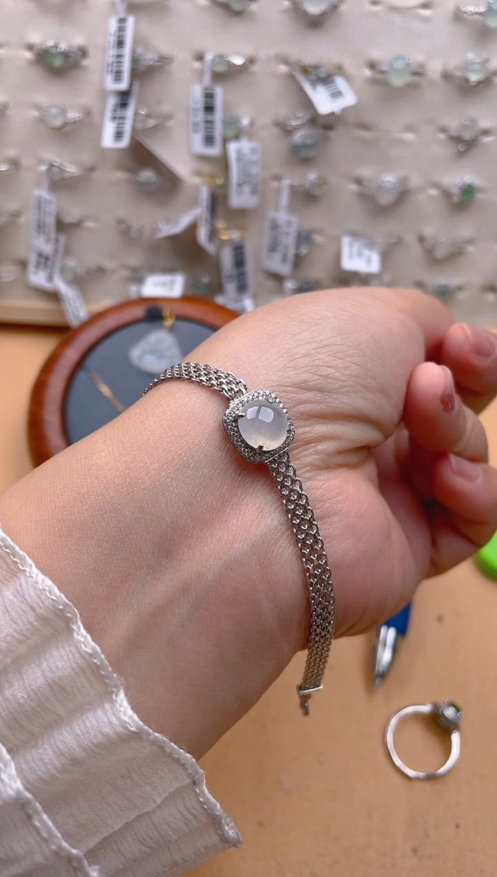 【闪购商品】翡翠手链银S925镶嵌11111