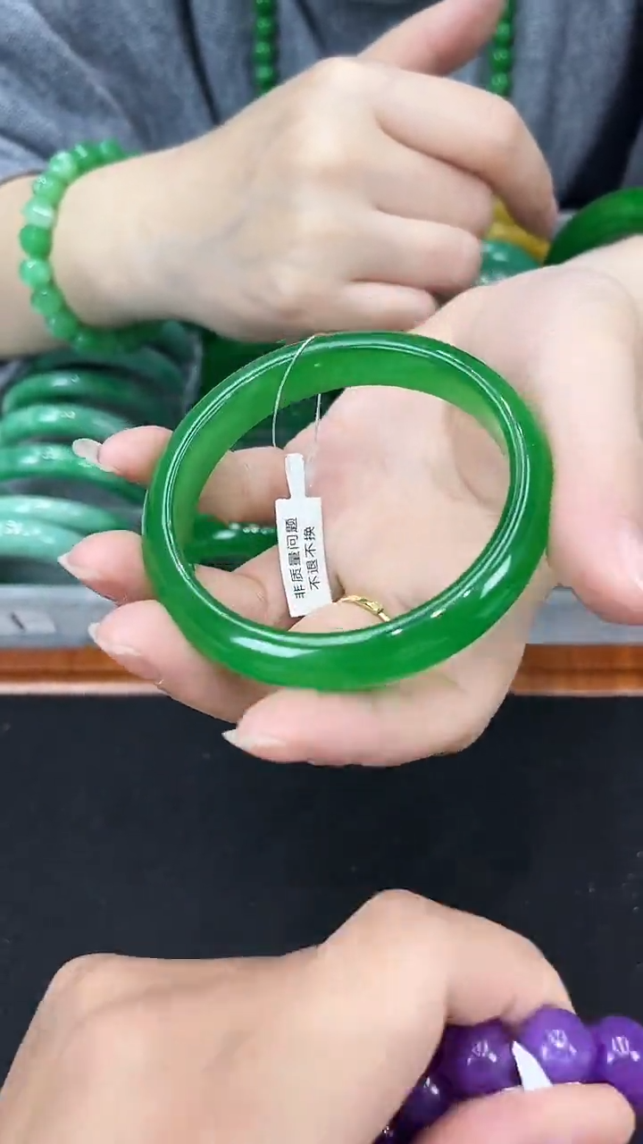【闪购商品】砖雕s74 正阳绿正圈手镯 圈口53-60